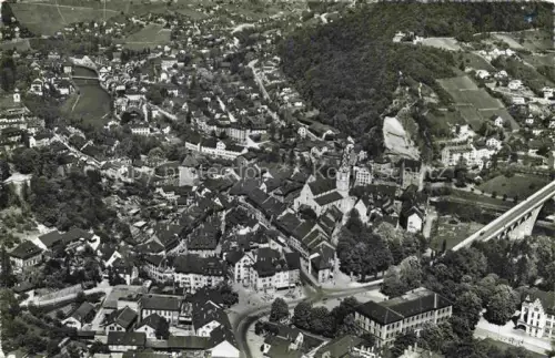AK / Ansichtskarte BADEN  AG (Schweiz) Luftaufnahme Kirche Schloss Viadukt Altstadt Limmat Stadtpanorama