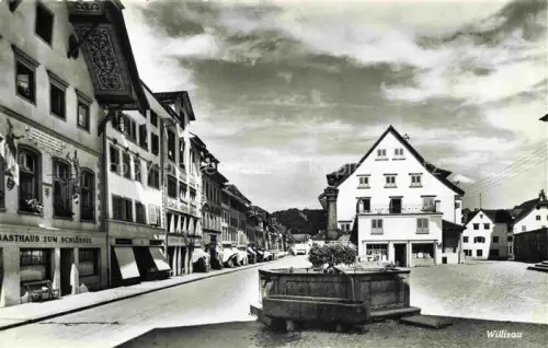 AK / Ansichtskarte Willisau LU Marktplatz Brunnen Gasthaus-zum-Schluessel Fassaden Strassenszene Altstadt