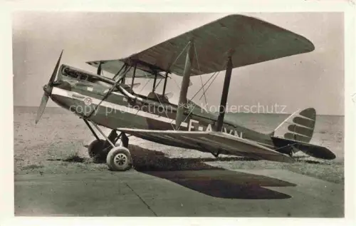 AK / Ansichtskarte ISTRES 13 Bouches du Rhone Istres-Aviation Avion-de-Tourisme Moth-Morane Doppeldecker Flugzeug Flugplatz
