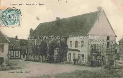 AK / Ansichtskarte La Vieille-Lyre Route-de-la-Barre Dubonnet Gasthof Werbeschild Passanten Fahrrad Gebaeude