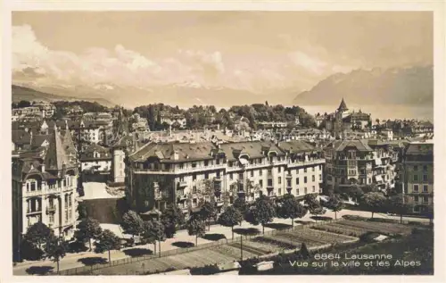 AK / Ansichtskarte LAUSANNE VD Vue-sur-la-ville Alpes Genfersee Stadtpanorama Gebaeude Park Berge