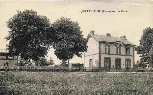 AK / Ansichtskarte Quittebeuf EVREUX 27 Eure Gare Bahnhof Baeume Wiese Zaun Bahnhofsgebaeude