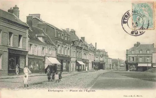 AK / Ansichtskarte Etrepagny ANDELYS 27 Eure Place-de-l Eglise Boulangerie Geschaefte Pflastersteine Passanten Kinder