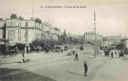 AK / Ansichtskarte LAUSANNE VD Place-de-la-Gare Hotel-Continental Strassenbahn Pferdekutschen Passanten Strassenszene