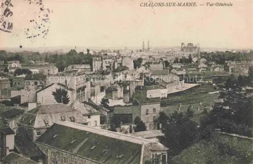 AK / Ansichtskarte Chalons-sur-Marne CHALONS-EN-CHAMPAGNE 51 Marne Altstadt Daecher Kirchtuerme Kathedrale Baeume Vogelperspektive