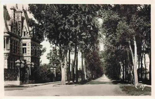 AK / Ansichtskarte Chalons-sur-Marne CHALONS-EN-CHAMPAGNE 51 Marne Allees-St-Jean Allee Baeume Villa Strasse Promenade