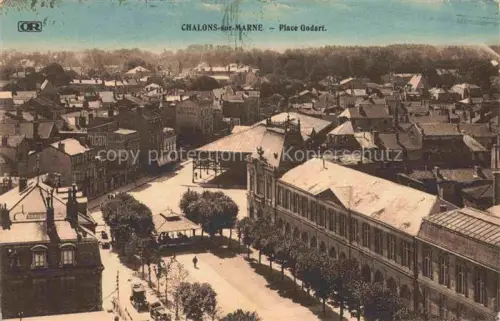 AK / Ansichtskarte Chalons-sur-Marne CHALONS-EN-CHAMPAGNE 51 Marne Place-Godart Marktplatz Markthalle Stadtpanorama Vogelblick Picon-Reklame Geschaefte