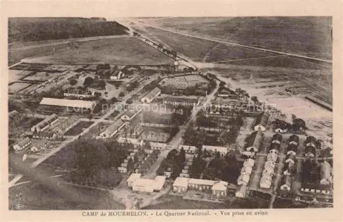 AK / Ansichtskarte Mourmelon-le-Grand Chalons-en-Champagne 51 Marne Quartier-National Luftbild Kaserne Militaerlager Strassen Barracken Felder