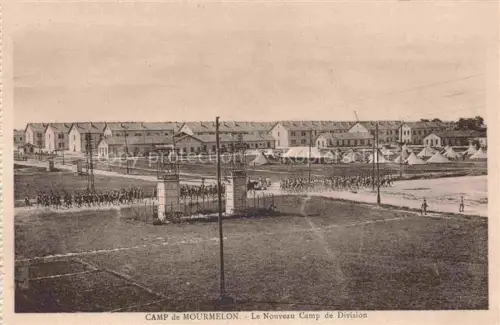 AK / Ansichtskarte Mourmelon-le-Grand Chalons-en-Champagne 51 Marne Camp-de-Mourmelon Nouveau-Camp-de-Division Soldaten Zelte Kaserne Exerzierplatz Militaerlager