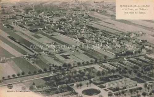 AK / Ansichtskarte Mourmelon-le-Grand Chalons-en-Champagne 51 Marne Vue-prise-en-Ballon Camp-de-Châlons Luftbild Felder Kaserne Stadtpanorama