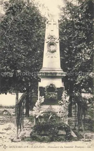 AK / Ansichtskarte Mourmelon-le-Grand Chalons-en-Champagne 51 Marne Monument-du-Souvenir-Français Kreuz Denkmal Blumenkranz Baeume
