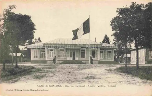 AK / Ansichtskarte Mourmelon-le-Grand Chalons-en-Champagne 51 Marne Camp-de-Chalons Quartier-National Ancien-Pavillon-Impérial Trikolore Gebaeude Soldaten