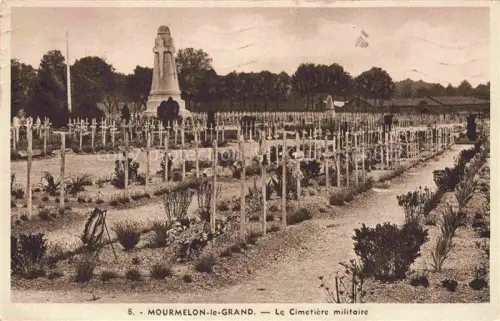 AK / Ansichtskarte Mourmelon-le-Grand Chalons-en-Champagne 51 Marne Cimetière-militaire Kriegsgraeber Kreuze Kriegerdenkmal Obelisk Reihen Grabsteine