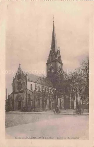 AK / Ansichtskarte Mourmelon-le-Grand Chalons-en-Champagne 51 Marne Kirche Kirchturm Neugotik Kirchenuhr Fahrraeder Baeume Platz