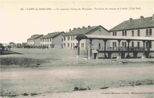 AK / Ansichtskarte Mourmelon-le-Grand Chalons-en-Champagne 51 Marne Camp-de-Châlons Camp-de-Division Pavillon-de-troupe Lavoir Kasernen Soldaten Militaergebaeude