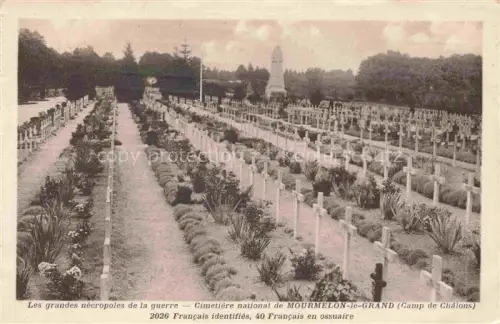 AK / Ansichtskarte Mourmelon-le-Grand Chalons-en-Champagne 51 Marne Cimetière-National Camp-de-Châlons Kriegsgraeber Soldatenfriedhof Kreuze Denkmal Nécropole WWI