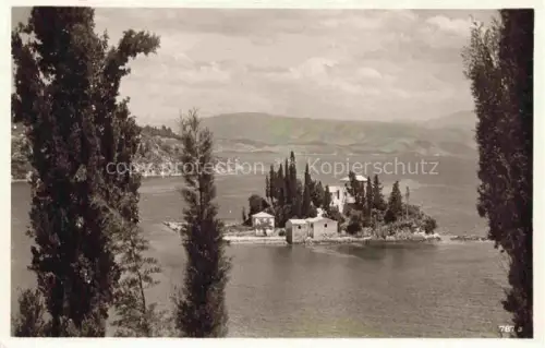 AK / Ansichtskarte Kerkyra Pontikonisi Mausinsel Insel Zypressen Meer Kirche Huegel