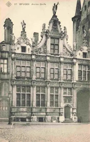 AK / Ansichtskarte BRUGGE Bruges Belgie Ancien-Greffe Renaissancefassade Rathaus Statuen Ornamente Kopfsteinpflaster