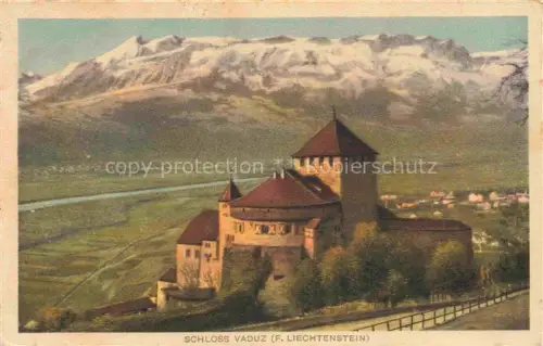 AK / Ansichtskarte Vaduz Liechtenstein FL Schloss-Vaduz Burg Berge Alpen Rhein Tal Fuerstentum Turm