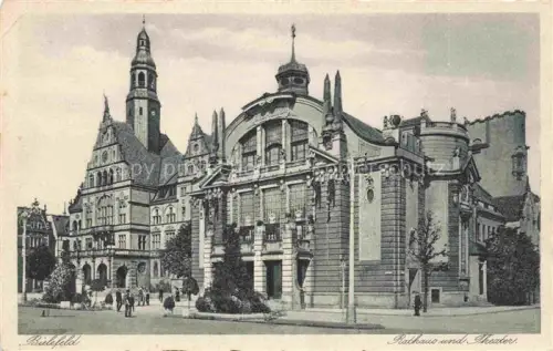 AK / Ansichtskarte BIELEFELD  NRW Rathaus Theater Rathausplatz Turm Jugendstil Passanten Platz