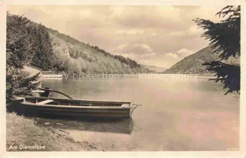 AK / Ansichtskarte Diemelsee Hessen Diemelsee Stausee Boot Wald Damm Sauerland Ufer Erholung