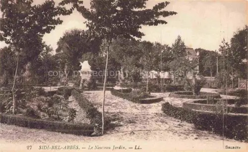 AK / Ansichtskarte Sidi-Bel-Abbes Sidi-Bel-Abes Algerie Nouveau-Jardin Park Garten Baeume Hecken Denkmal Wege