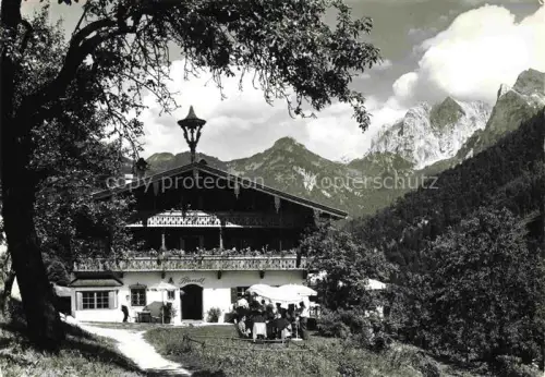AK / Ansichtskarte KUFSTEIN Tirol AT Hotel-Pension Bauernhaus Balkon Garten Terrasse Kaisergebirge Bergpanorama Alpen