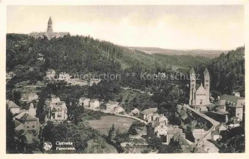 AK / Ansichtskarte Clervaux-en-Ardennes Diekirch Luxembourg Kirche Kloster Stadtpanorama Wald Huegel Wohnhaeuser Tal
