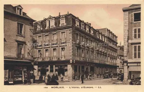 AK / Ansichtskarte MORLAIX 29 Finistere Hôtel-d Europe Place Passanten Automobil Geschaefte Fassade