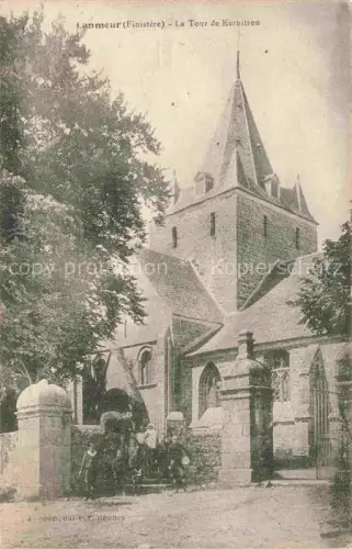 AK / Ansichtskarte Lanmeur Morlaix 29 Finistere Tour-de-Kernitron Kirchturm Kirche Eingangstor Baeume Kinder Dorfbewohner