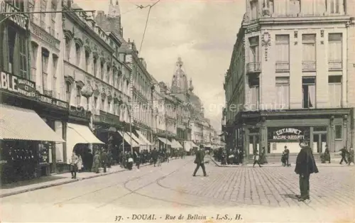 AK / Ansichtskarte DOUAI 59 Nord Rue-de-Bellain Strassenszene Estaminet-Mazure-Ducourty Geschaefte Passanten Strassenbahn