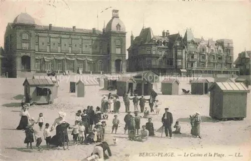 AK / Ansichtskarte BERCK-PLAGE 62 Casino Strand Strandkoerben Badegaeste Kinder Villen