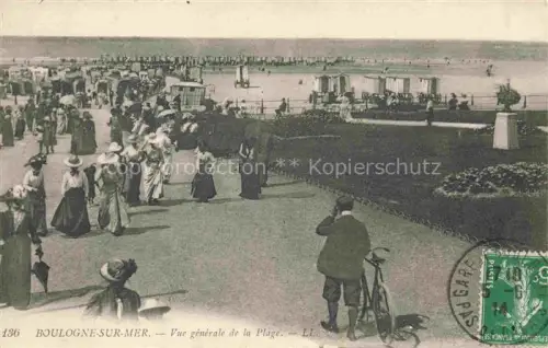 AK / Ansichtskarte BOULOGNE-SUR-MER 62 Pas-de-Calais Strand Strandpromenade Badegaeste Strandkoerbe Fahrrad Eleganz