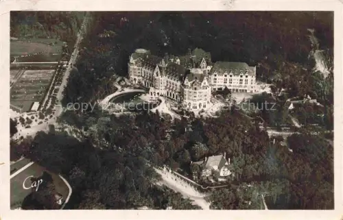 AK / Ansichtskarte LE TOUQUET-PARIS-PLAGE Le Montreuil 62 Pas-de-Calais Royal-Picardy Hotel Schloss Wald Tennisplatz Luftbild Parkanlage