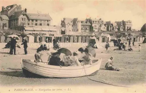 AK / Ansichtskarte PARIS-PLAGE 62 Pas-de-Calais Strand Boot Badegaeste Damen Strandkoerbe Villen Sonnenschirme