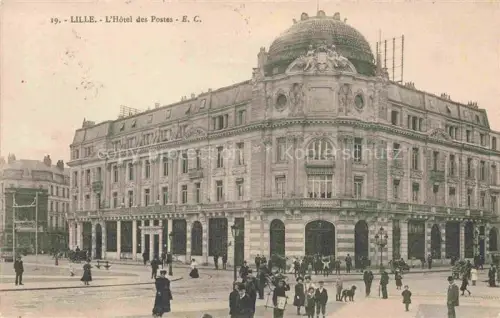 AK / Ansichtskarte LILLE 59 Nord Hôtel-des-Postes Postamt Kuppel Jugendstil Passanten Platz