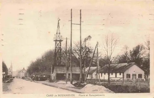 AK / Ansichtskarte Mourmelon-le-Grand Chalons-en-Champagne 51 Marne Camp-de-Mourmelon Phare Baraquements Mast Militaerlager Automobile Baeume