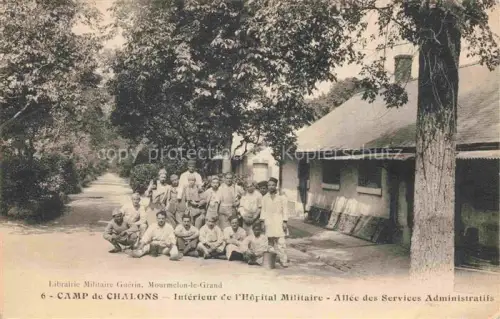 AK / Ansichtskarte Mourmelon-le-Grand Chalons-en-Champagne 51 Marne Camp-de-Chalons Hôpital-Militaire Allée-des-Services-Administratifs Soldaten Allee Baeume