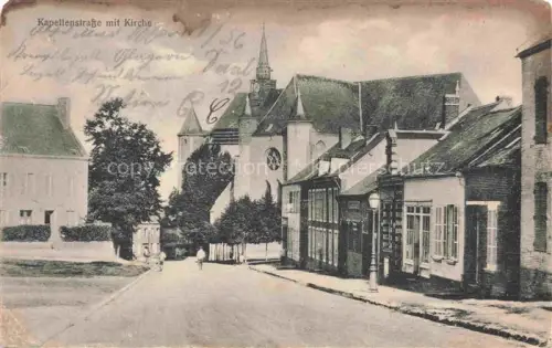 AK / Ansichtskarte Montcornet LAON 02 Aisne Kapellenstrasse Kirche Strassenszene Baeume Geschaefte