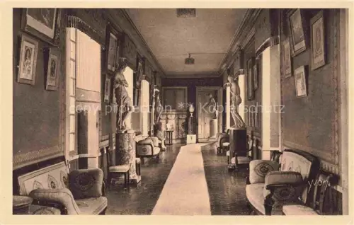 AK / Ansichtskarte Chateau de Valencay Chateauroux 36 Indre Galerie-des-Statues Skulpturen Salon Gemaelder Sessel Parkett Schloss-Innenraum