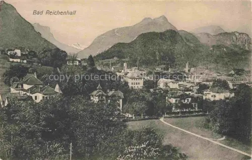 AK / Ansichtskarte BAD REICHENHALL Bayern Stadtpanorama Berge Alpen Kirche Wohnhaeuser Baeume Weg