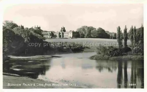 AK / Ansichtskarte Woodstock & Bladon Blenheim-Palace Lake Woodstock-Gate Park See Palast Baeume