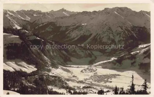 AK / Ansichtskarte HINDELANG Oberallgaeu Bayern Ostrachttal Hochvogel Spieser Allgaeuer-Alpen Winterlandschaft Tal Schnee Bergpanorama