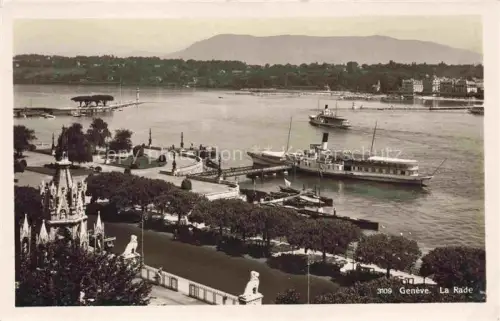 AK / Ansichtskarte GENEVE Genf GE La-Rade Lac-Léman Dampfer Schiff Denkmal Park Anlegesteg Baeume Berge
