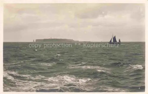 AK / Ansichtskarte HELGOLAND Insel Schleswig-Holstein Nordsee Insel Segelboot Wellen Kueste Meeresansicht