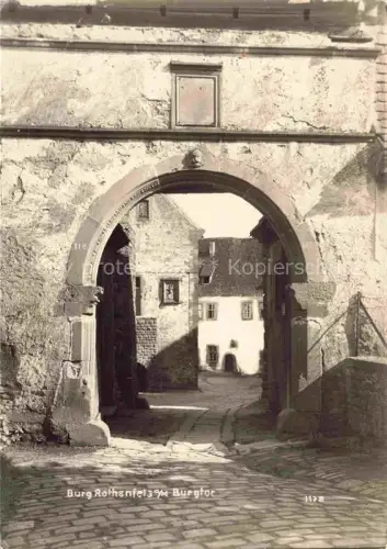 AK / Ansichtskarte Burg Rothenfels Main Unterfranken Main-Spessart Bayern Burgtor Burg-Rothenfels Torbogen Kopfsteinpflaster Burghof Steinmauer