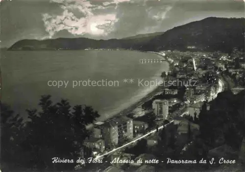 AK / Ansichtskarte ALAssIO Savona Liguria IT Riviera-dei-Fiori Panorama-da-S.-Croce Nacht Kueste Meer Stadtlichter Strand