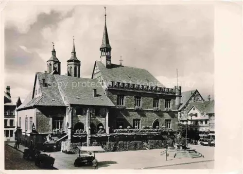AK / Ansichtskarte GoeTTINGEN  Niedersachsen Rathaus Gotik Marktplatz Brunnen Tuerme Fachwerkhaus
