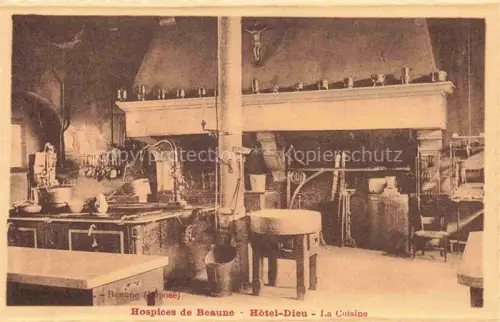 AK / Ansichtskarte Hospices de BEAUNE 21 Cote-d Or Hôtel-Dieu Kueche Kamin Kochgeschirr Kruzifix Herd Innenraum Mittelalter