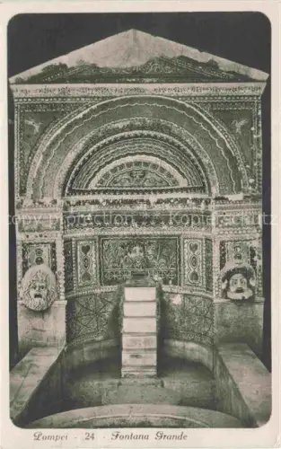 AK / Ansichtskarte POMPEI Napoli Campania IT Fontana-Grande Mosaik Brunnen Antike-Ruinen Masken Nische